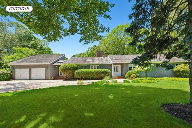 76 Sunset Beach Rd in Sag Harbor, NY - Building Photo - Building Photo