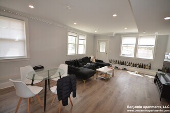 120 Kenrick St, Unit 1 in Boston, MA - Building Photo - Building Photo