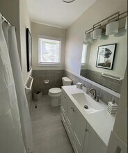 191 Coggeshall Ave in Newport, RI - Building Photo - Building Photo