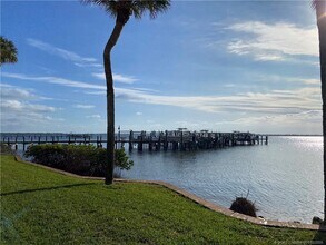 4620 NE Sandpebble Trce in Stuart, FL - Building Photo - Building Photo