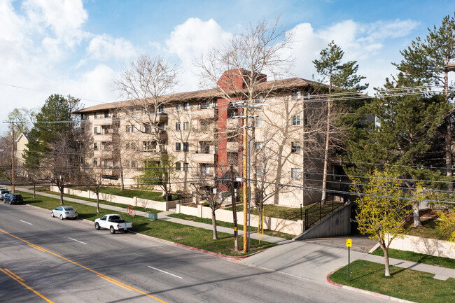 Towne Park Condominiums in Salt Lake City, UT - Building Photo - Building Photo