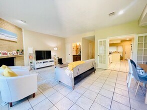8263 Wednesbury Ln in Houston, TX - Building Photo - Building Photo