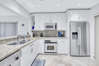 351 210th St S in Boca Raton, FL - Building Photo - Building Photo