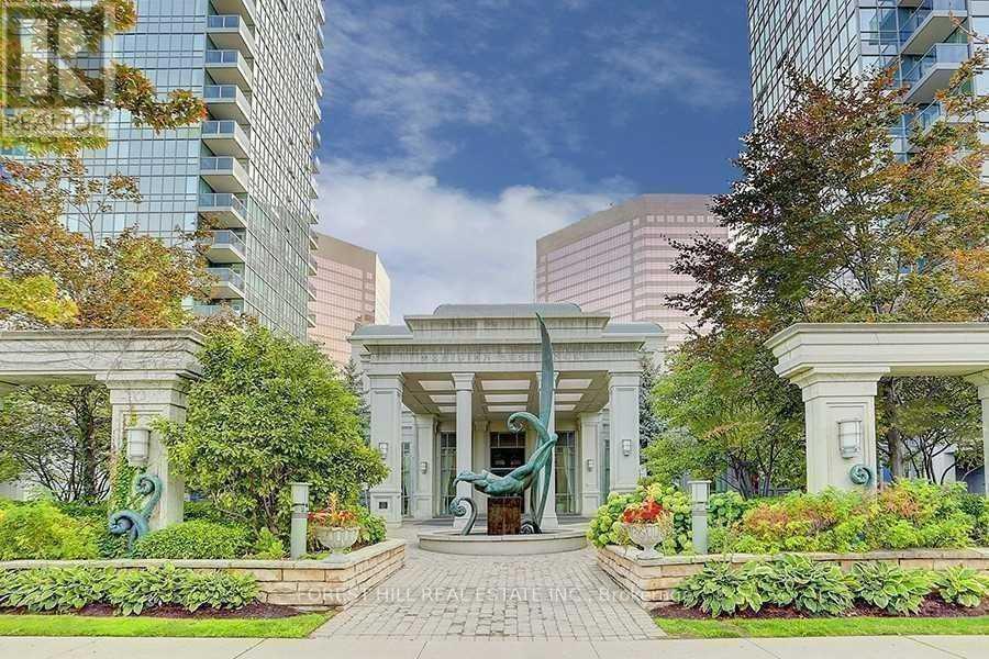 15-715 Greenview Ave in Toronto, ON - Building Photo