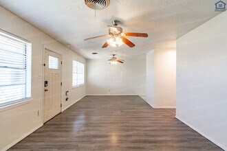 717 SW Ranch Oak Blvd in Lawton, OK - Building Photo - Building Photo