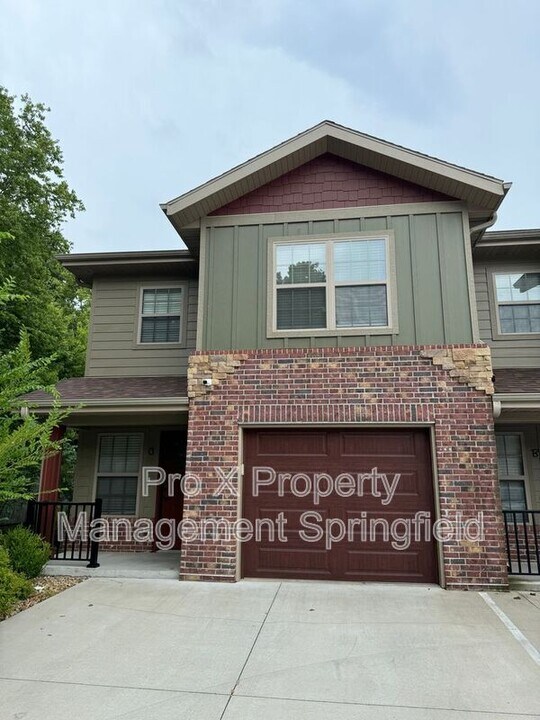1306 S Lexington Ave in Springfield, MO - Building Photo