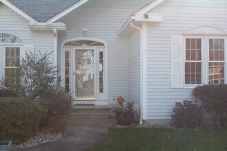 7 Deer Run Dr in Shrewsbury, MA - Foto de edificio - Building Photo