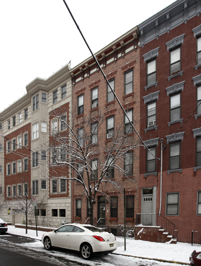 203 Madison St in Hoboken, NJ - Building Photo - Building Photo