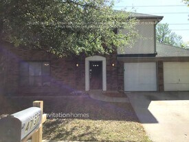 4737 Hollow Tree Dr in Arlington, TX - Building Photo