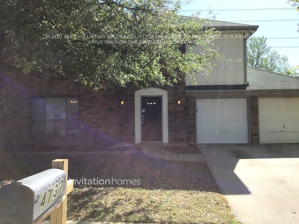 4737 Hollow Tree Dr in Arlington, TX - Building Photo