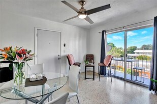 458 SW 9th St in Miami, FL - Building Photo
