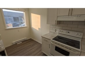 554 Brandon Ave in Winnipeg, MB - Building Photo - Building Photo