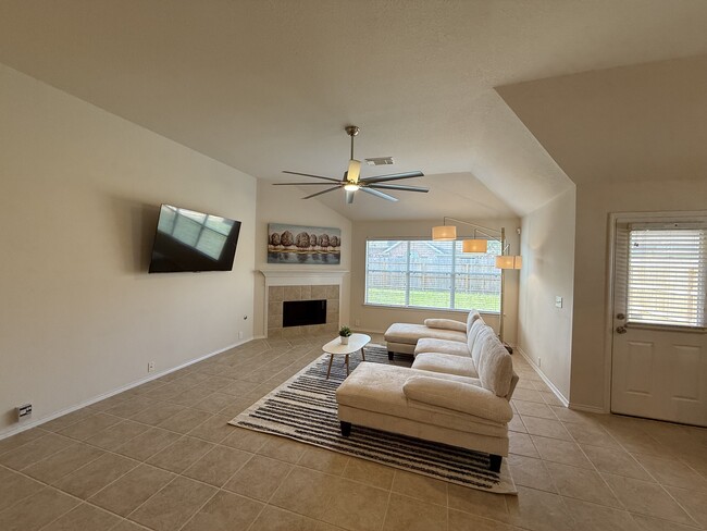 9010 Heather Springs Dr in Spring, TX - Building Photo - Building Photo