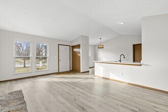 1800 Weather Stone Ln in Columbus, OH - Building Photo - Building Photo