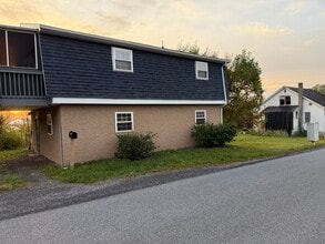 104 Zimmerman Ln in Duncansville, PA - Foto de edificio - Building Photo