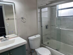 3400 Foxcroft Rd in Miramar, FL - Building Photo - Building Photo
