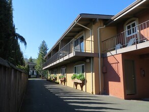 214 Bayview St, Unit 5 in San Rafael, CA - Building Photo - Building Photo