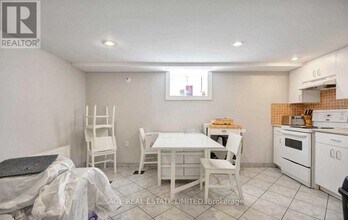 325 Lippincott St in Toronto, ON - Building Photo - Building Photo