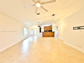 1583 Presidio Dr in Weston, FL - Building Photo - Building Photo