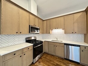 527 N Springfield Ave, Unit SF in Chicago, IL - Foto de edificio - Building Photo