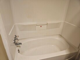 3 King Ct in Waterville, ME - Building Photo