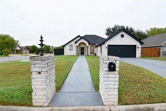 2201 Coma St in Hidalgo, TX - Building Photo - Building Photo