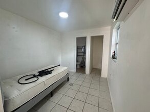 3104 NW 21st Ave, Unit 3104 NW 21st Ave #3 in Miami, FL - Building Photo - Building Photo
