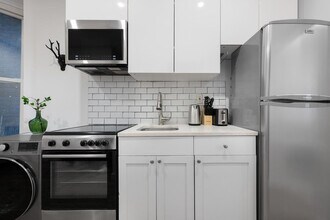 74 Forsyth St in New York, NY - Building Photo - Building Photo