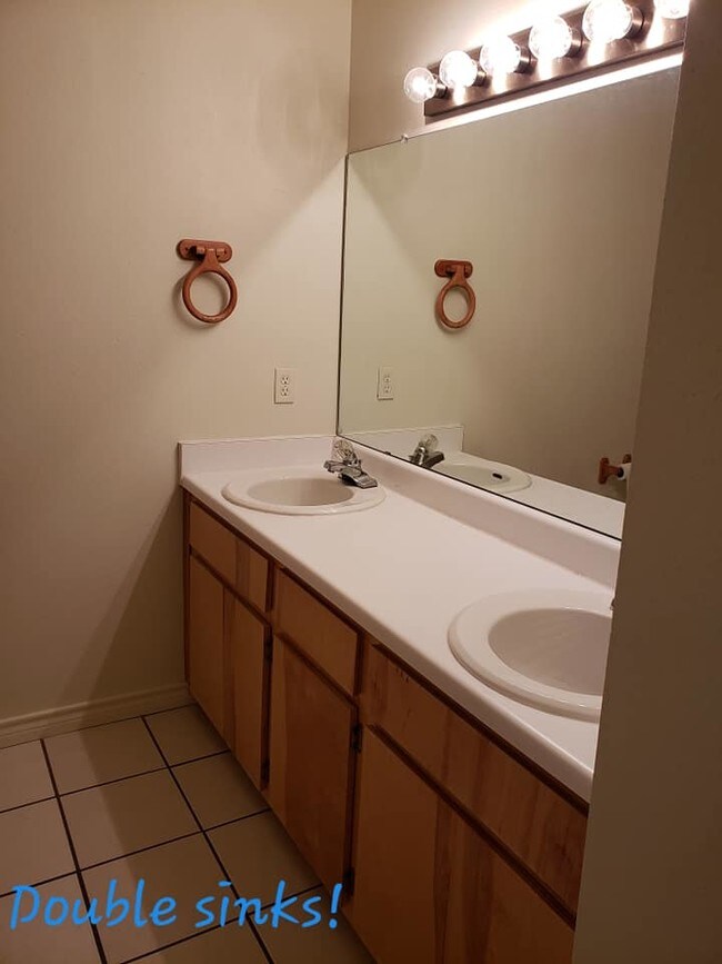 3201 Avenue H Apartments and Nearby Nederland Apartments For Rent