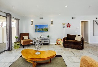 2210 S Calle Palo Fierro, Unit B in Palm Springs, CA - Building Photo - Building Photo