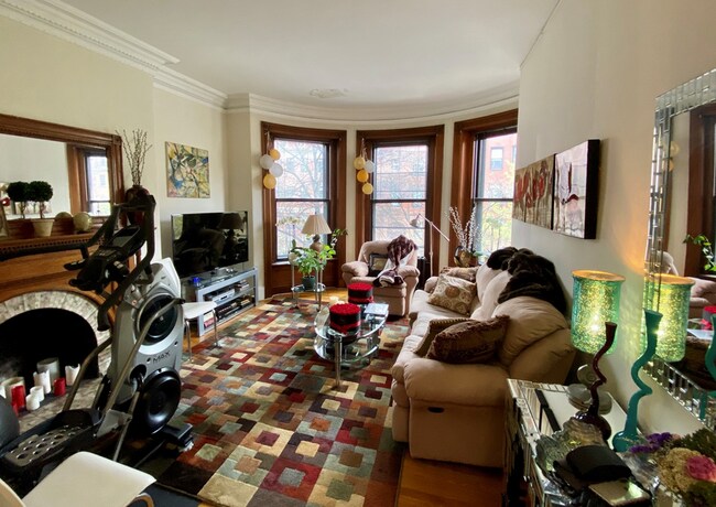 456 Beacon St, Unit 3 in Boston, MA - Building Photo - Building Photo