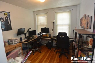 24 Ransom Rd, Unit 6 in Boston, MA - Foto de edificio - Building Photo