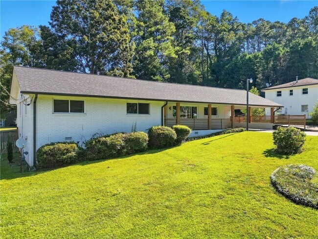property at 107 Douglas Dr SE