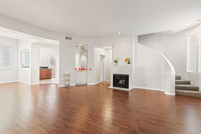 property at 408 W Queen St