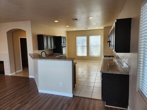 5236 Scarlet Iris Ct in North Las Vegas, NV - Building Photo - Building Photo
