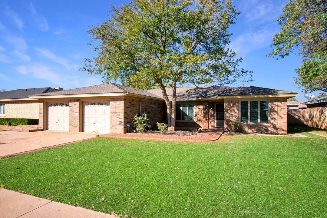 5416 95th St in Lubbock, TX - Building Photo