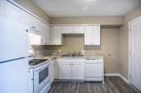 Timber Pines Apartments in Memphis, TN - Building Photo - Interior Photo