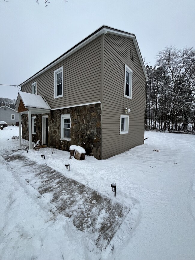 190 Davenport St in Dallas, PA - Building Photo - Building Photo