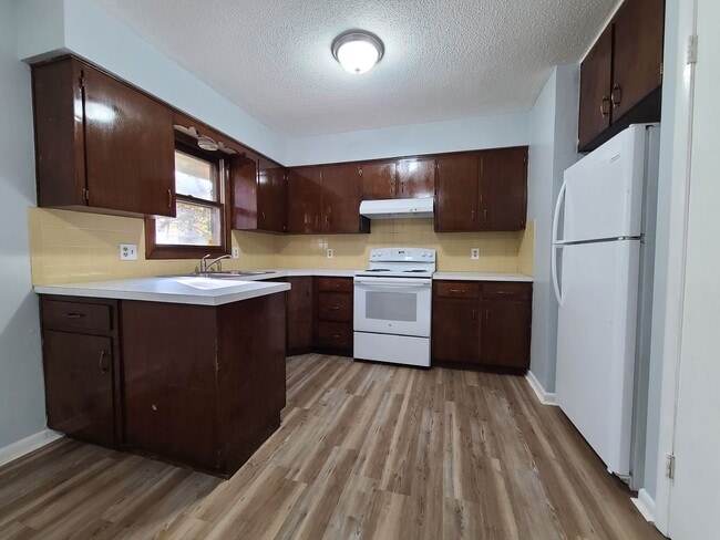 2206 Welch Dr in Stevensville, MI - Building Photo - Building Photo