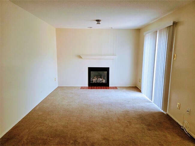 13415 Land O Woods Dr in St. Louis, MO - Building Photo - Building Photo