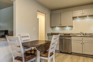 345 S Fenway St in Casper, WY - Building Photo