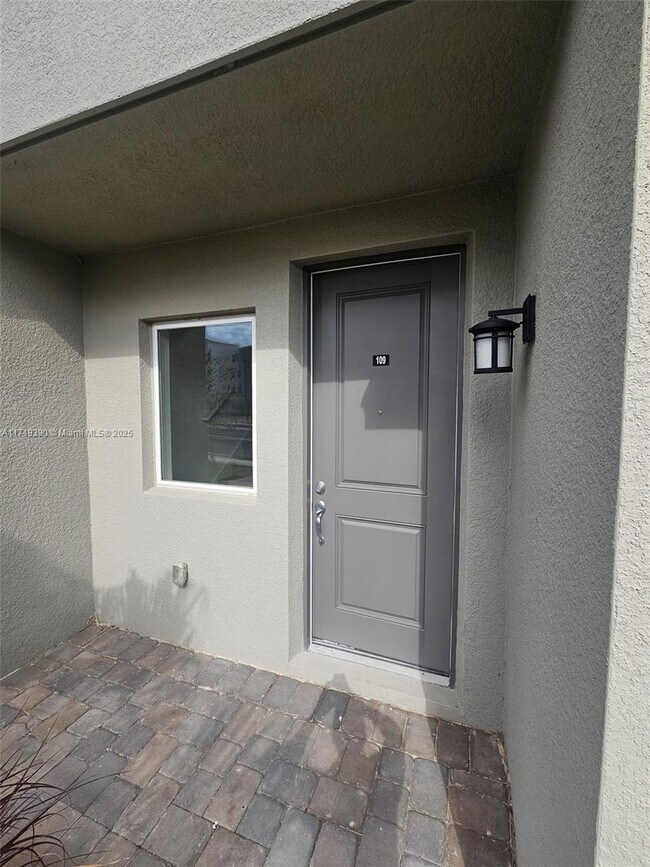 1201 Southstation Pl in Pine Castle, FL - Building Photo - Building Photo