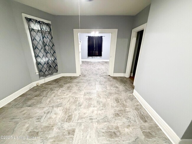 3755 Southern Pkwy in Louisville, KY - Building Photo - Building Photo