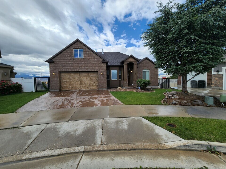11369 Hereford Ct in South Jordan, UT - Building Photo
