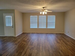 19426 Old Barngate Ln in Houston, TX - Building Photo - Building Photo