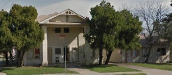 732-736 N Zang Blvd Apartamentos