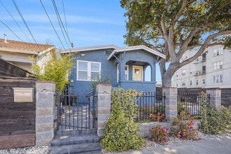 5040 Melrose Ave in Oakland, CA - Building Photo - Building Photo