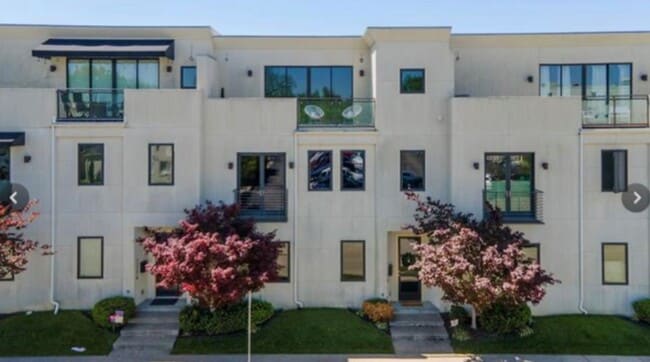 property at 1322 E 35th Pl