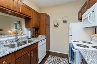 Pirates Landing in Seabrook, TX - Building Photo - Building Photo