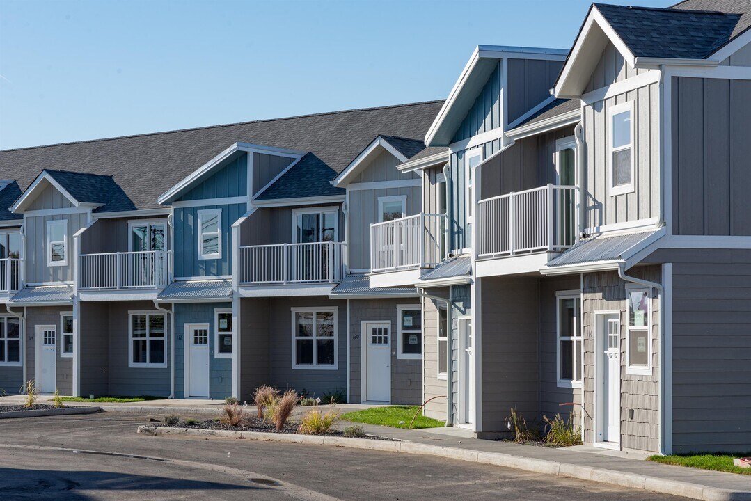 924 S Division St in Moses Lake, WA - Foto de edificio